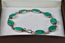 Load image into Gallery viewer, Silver Handmade Chipped Turquoise Acrylic Oval Link 7. 5&quot; Bracelet
