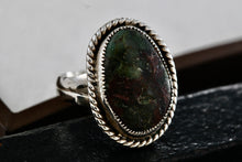 Load image into Gallery viewer, Handmade Sterling Silver Native American Large Oval Green Malachite Stone Ring Size 4.5
