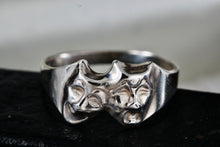 Load image into Gallery viewer, Sterling Silver Happy-Tragedy Two-Faced Masks Band Ring Size 7
