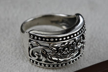 Load image into Gallery viewer, Sterling Silver Floral Filigree Flowers Wide Band Ring Size 7.5
