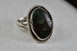 Handmade Sterling Silver Native American Large Oval Green Malachite Stone Ring Size 4.5