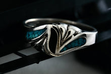 Load image into Gallery viewer, Native American Silver Copper Large Coral &amp; Turquoise Chip Inlay Wavy Ring Size 11
