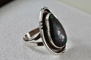 Native American Sterling Silver Green Malachite Avocado Stone Handmade Ring Size 8