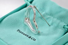 Load image into Gallery viewer, Tiffany &amp; Co. Elsa Peretti Silver Large 35mm Open Heart Brooch Pin
