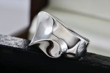 Load image into Gallery viewer, Sterling Silver Heavy Duty Wavy Illusion Dome Ring Size 6.5 Signed Mexico
