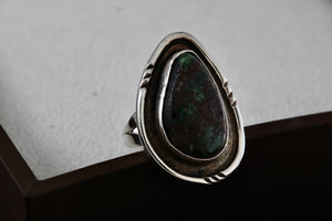 Native American Sterling Silver Green Malachite Avocado Stone Handmade Ring Size 8