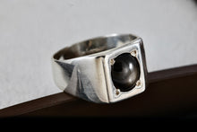 Load image into Gallery viewer, Sterling Silver Round Black Star Sapphire Square Dome Ring Size 9
