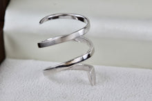Load image into Gallery viewer, Sterling Silver Snake Band Wrap Ring Size 7
