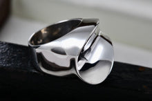 Load image into Gallery viewer, Sterling Silver Heavy Duty Wavy Illusion Dome Ring Size 6.5 Signed Mexico
