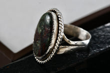 Load image into Gallery viewer, Handmade Sterling Silver Native American Large Oval Green Malachite Stone Ring Size 4.5
