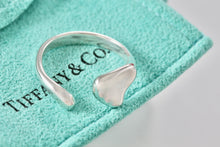 Load image into Gallery viewer, Tiffany &amp; Co. Elsa Peretti Silver Full Heart Ring
