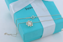 Load image into Gallery viewer, Tiffany &amp; Co. Paloma Picasso 18K Gold &amp; Silver Daisy Flower Pendant Necklace
