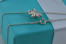 Load image into Gallery viewer, Tiffany &amp; Co. Paloma Picasso 18K Gold &amp; Silver Daisy Flower Pendant Necklace
