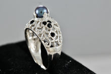 Load image into Gallery viewer, Black Tahitian Pearl Filigree Sterling Silver Ring Size 8
