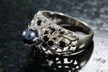 Load image into Gallery viewer, Black Tahitian Pearl Filigree Sterling Silver Ring Size 8
