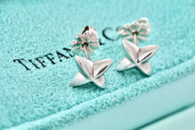 Load image into Gallery viewer, Tiffany &amp; Co. Elsa Peretti Silver Sirius Star Stud Earrings
