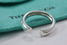 Load image into Gallery viewer, Tiffany &amp; Co. Paloma Picasso Silver Tenderness Hearts Open Band Ring
