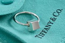 Load image into Gallery viewer, Tiffany &amp; Co. Silver Frank Gehry Torque Bead Rotating Ring
