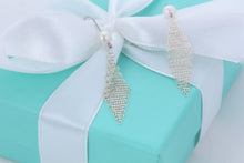Load image into Gallery viewer, Tiffany &amp; Co. Elsa Peretti Silver Small Mesh Dangle Pearl Earrings
