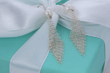 Load image into Gallery viewer, Tiffany &amp; Co. Elsa Peretti Silver Small Mesh Dangle Pearl Earrings
