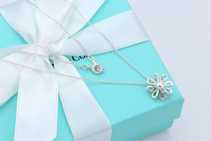 Tiffany & Co. Paloma Picasso Silver Daisy Flower Necklace