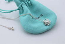 Load image into Gallery viewer, Tiffany &amp; Co. Paloma Picasso Silver Daisy Flower Necklace
