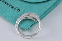 Load image into Gallery viewer, Tiffany &amp; Co. Elsa Peretti Silver Eternal Circle Keyring Keychain
