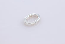 Load image into Gallery viewer, Tiffany &amp; Co. Oval Jump Ring Clasp
