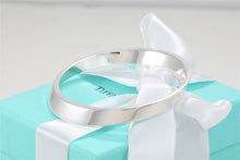 Load image into Gallery viewer, Tiffany &amp; Co. Silver Geometric Oval Bangle Bracelet

