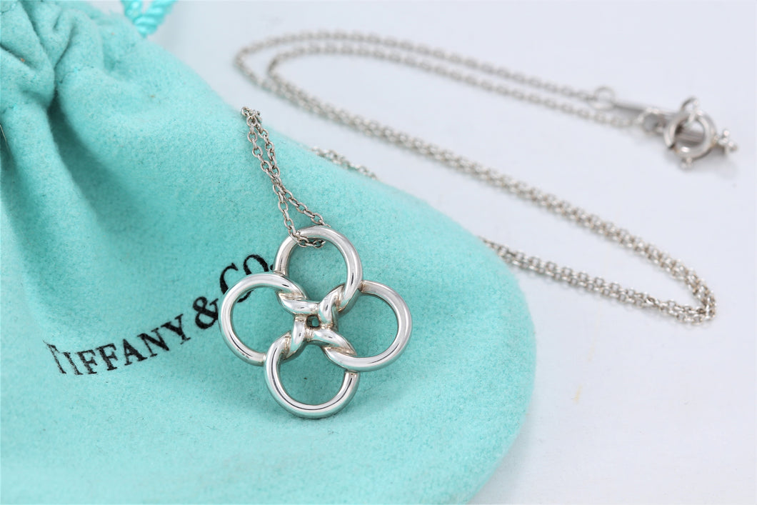 Tiffany & Co. Elsa Peretti Silve Quadrifoglio Knot Loop Pendant Necklace
