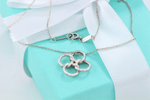 Load image into Gallery viewer, Tiffany &amp; Co. Elsa Peretti Silve Quadrifoglio Knot Loop Pendant Necklace
