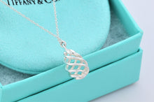 Load image into Gallery viewer, Tiffany &amp; Co. Paloma Picasso Silver Small Venezia Luce Swirl Necklace
