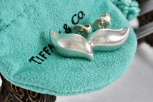 Load image into Gallery viewer, Tiffany &amp; Co. Elsa Peretti Silver Feather Stud Earrings
