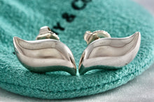 Load image into Gallery viewer, Tiffany &amp; Co. Elsa Peretti Silver Feather Stud Earrings
