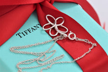 Load image into Gallery viewer, Tiffany &amp; Co. Paloma Picasso Silver Villa Flower Necklace
