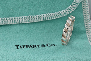 Tiffany & Co. Atlas Silver Twist Groove Stripe Narrow Band Ring Size 5