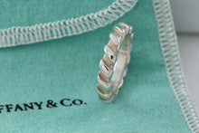 Load image into Gallery viewer, Tiffany &amp; Co. Atlas Silver Twist Groove Stripe Narrow Band Ring Size 5
