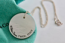 Load image into Gallery viewer, Tiffany &amp; Co. Paloma Picasso Marrakesh Zellige Mother of Pearl Disc Necklace
