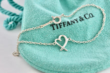 Load image into Gallery viewer, Tiffany &amp; Co. Silver Paloma Picasso Small Loving Heart Chain Bracelet
