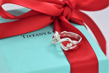 Load image into Gallery viewer, Tiffany &amp; Co. Paloma Picasso Silver Double Loving Heart Ring
