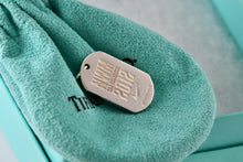 Load image into Gallery viewer, Tiffany &amp; Co. Silver Nike Women&#39;s Marathon 2012 Silver Dog Tag
