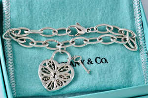 Tiffany & Co. Silver Keyhole Heart Filigree & Mini Key Pendant Oval Link 7.5" Bracelet