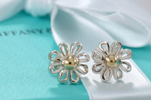 Load image into Gallery viewer, Tiffany &amp; Co. Paloma Picasso Silver Daisy Gold Bead Flower Earrings
