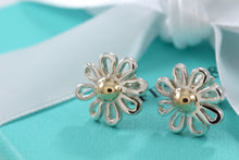 Load image into Gallery viewer, Tiffany &amp; Co. Paloma Picasso Silver Daisy Gold Bead Flower Earrings
