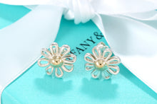 Load image into Gallery viewer, Tiffany &amp; Co. Paloma Picasso Silver Daisy Gold Bead Flower Earrings
