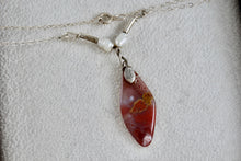 Load image into Gallery viewer, Sterling Silver Red Agate Pearl Bead Drop 20&quot; Necklace
