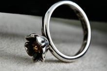 Load image into Gallery viewer, Daisy London Sterling Silver &amp; Gold Flower Ring Size 7
