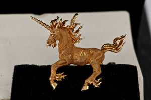 Dan Levin 1979 Handmade "Guardian of the Glen" Pegasus Unicorn Horse 18Kt. Gold Pendant