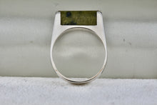 Load image into Gallery viewer, Sterling Silver Green Malachite Flat Ring Size 8
