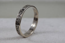 Load image into Gallery viewer, Sterling &quot;kypie ihcoy xpicte eaehcon me&quot; Silver Ring Size 9.5
